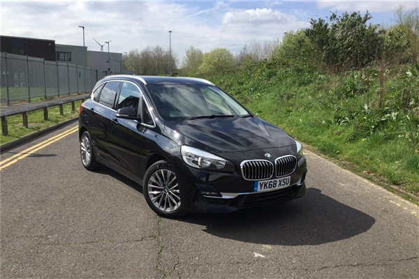 BMW 2 Series 220i Luxury 5dr DCT Hatchback