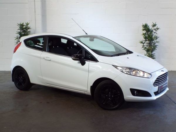 Ford Fiesta 1.0 ZETEC 3d 99 BHP LOW INSURANCE ZERO RD TAX