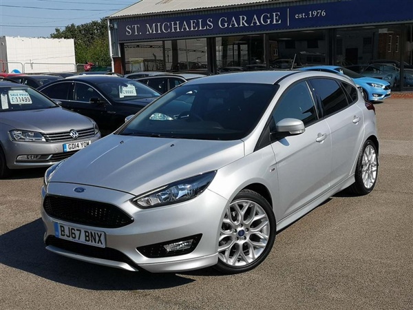 Ford Focus 1.5 T EcoBoost ST-Line Auto (s/s) 5dr
