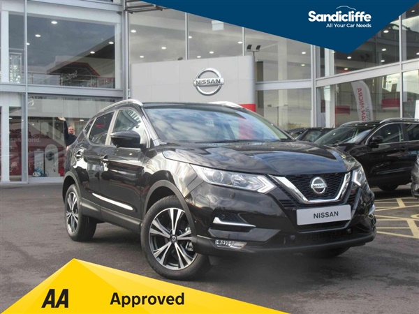 Nissan Qashqai 1.3 DiG-T N-Connecta [Glass Roof Pack] 5 door