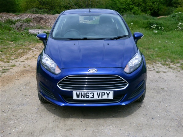 Ford Fiesta ps) Style Hatchback 3d cc