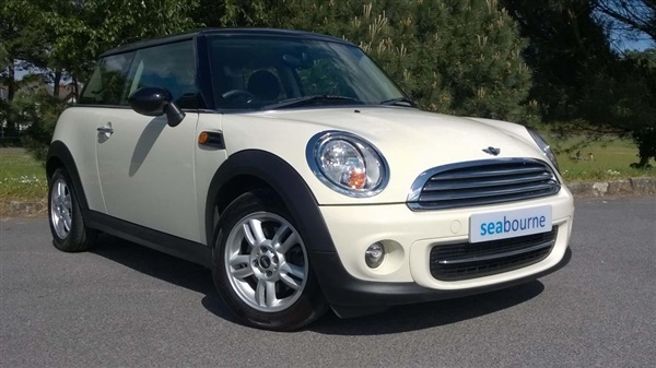 Mini Hatch 1.6 Cooper Avenue 3dr