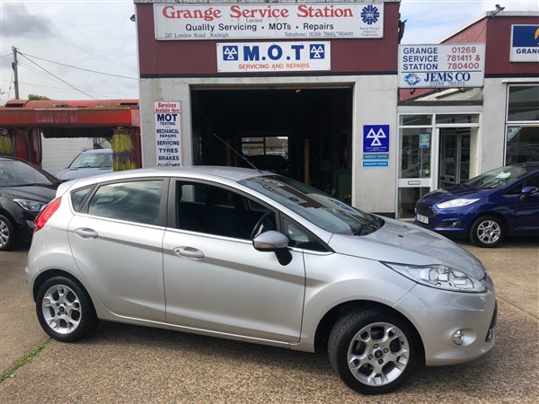 Ford Fiesta 1.25 Zetec 5dr [82] (Air-conditioning/Rear