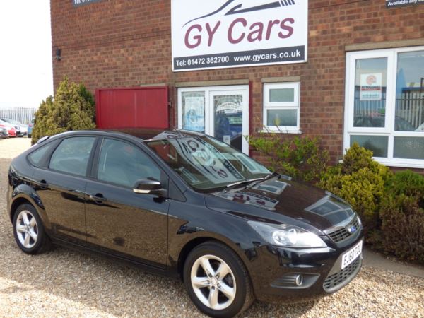 Ford Focus 1.6 Zetec 5-Dr COMES WITH 15 MONTHS WARRANTY