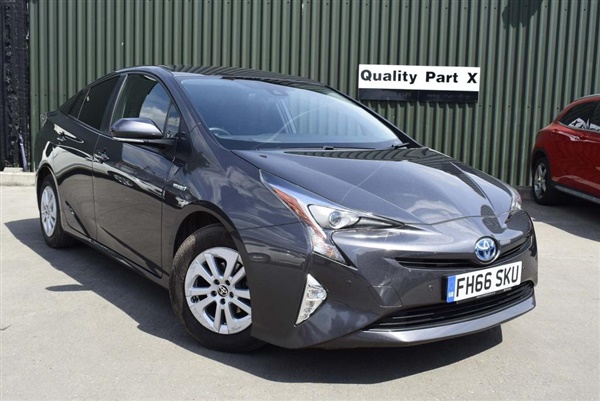 Toyota Prius 1.8 Business Edition CVT 5dr (TRK) Auto