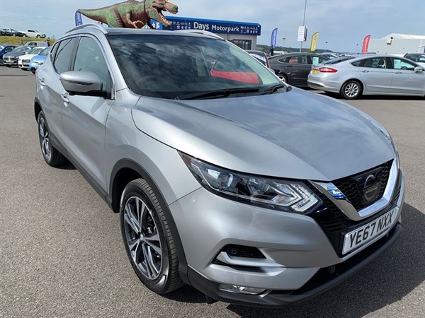 Nissan Qashqai 1.5 dCi 110 N-Connecta [Glass Roof Pack] 5dr