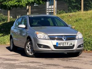Vauxhall Astra  in Southend-On-Sea | Friday-Ad