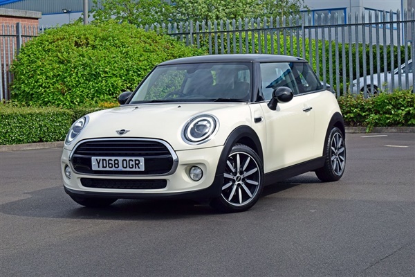 Mini Hatch MINI 1.5 Cooper II 3dr [Chili Pack]