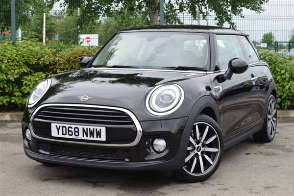 Mini Hatch MINI 1.5 Cooper II 3dr [Chili Pack]