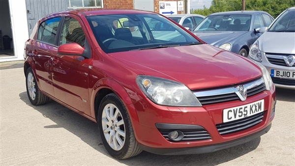 Vauxhall Astra 1.6 i 16v Design 5dr (Twinport)