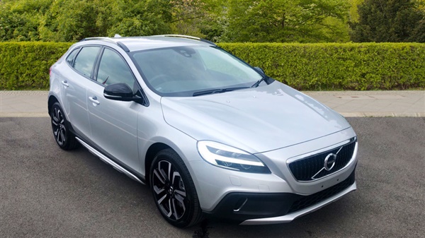 Volvo V40 (Park Assist Front & Rear, Heated Screen, Heated