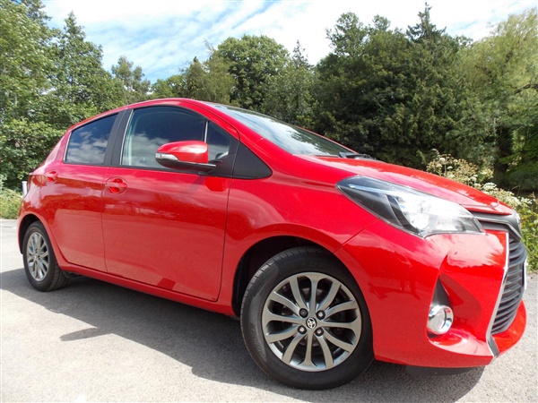 Toyota Yaris 1.0 VVT-i Icon 5dr Bright Red  Miles
