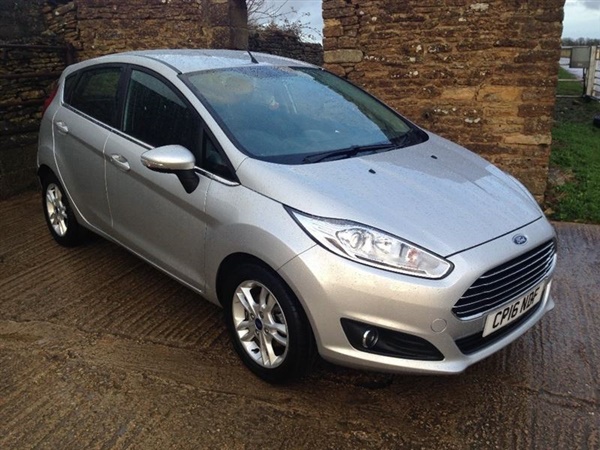 Ford Fiesta 1.0 T EcoBoost Zetec Powershift 5dr Automatic