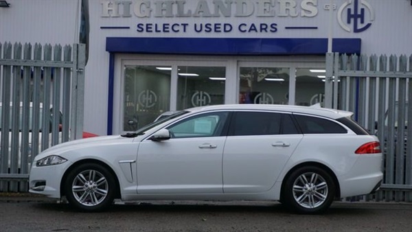 Jaguar XF 3.0 D V6 LUXURY SPORTBRAKE 5d AUTO 240 BHP SAT NAV