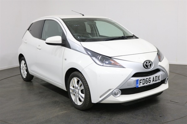 Toyota Aygo 1.0 VVT-I x-pure 5d 69 BHP Bluetooth DAB Digital