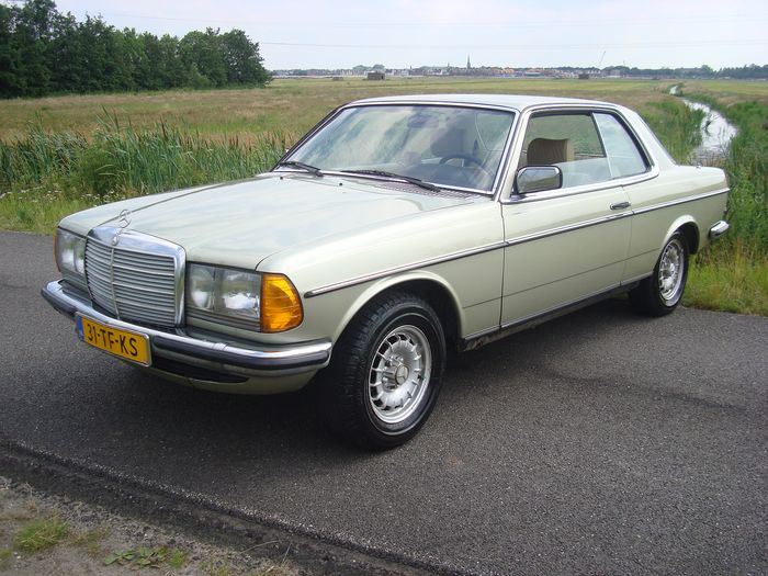 Mercedes-Benz - 230CE COUPE W