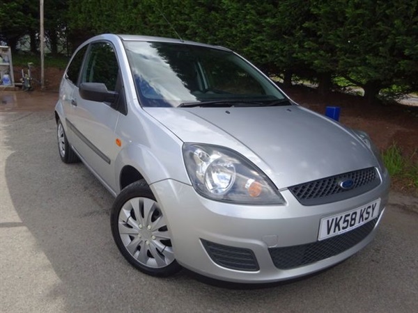 Ford Fiesta 1.2 STYLE CLIMATE 16V 3d 78 BHP