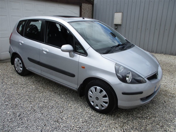 Honda Jazz 1.4i-DSi SE 5dr CVT-7 automatic LOW MILES -