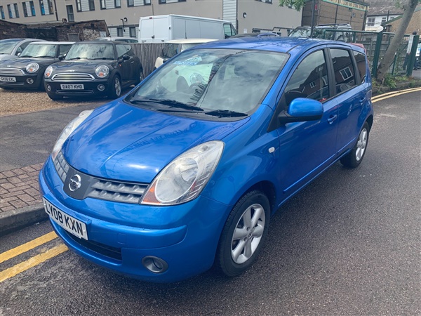 Nissan Note 1.6 Tekna 5dr Auto