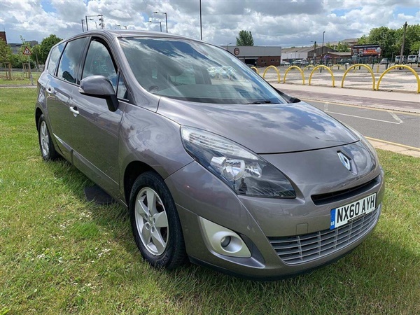 Renault Grand Scenic 1.9 dCi Dynamique TomTom 5dr