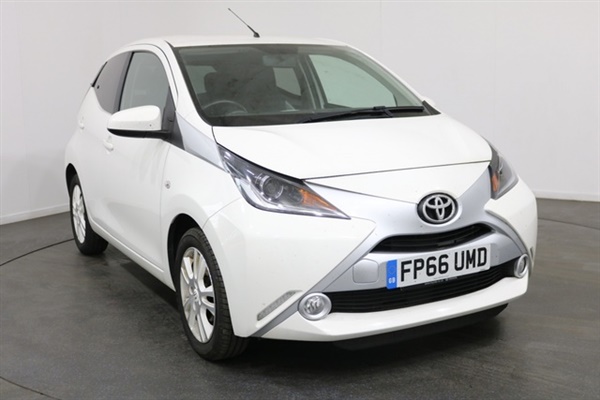 Toyota Aygo 1.0 VVT-I x-pure 5d 69 BHP Bluetooth DAB Digital