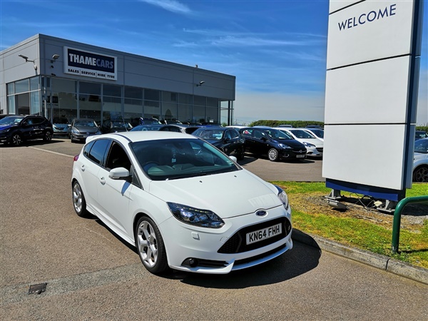 Ford Focus 2.0 Ecoboost 250ps ST-3 5dr With Full Heated