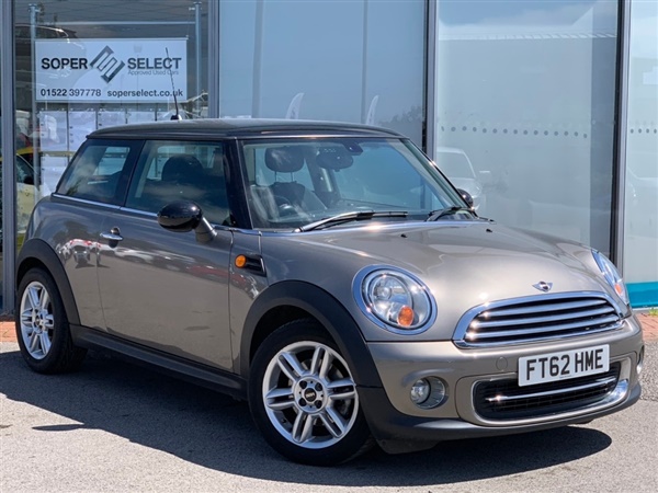 Mini Hatch 1.6 Cooper (Sport Chili) 3dr