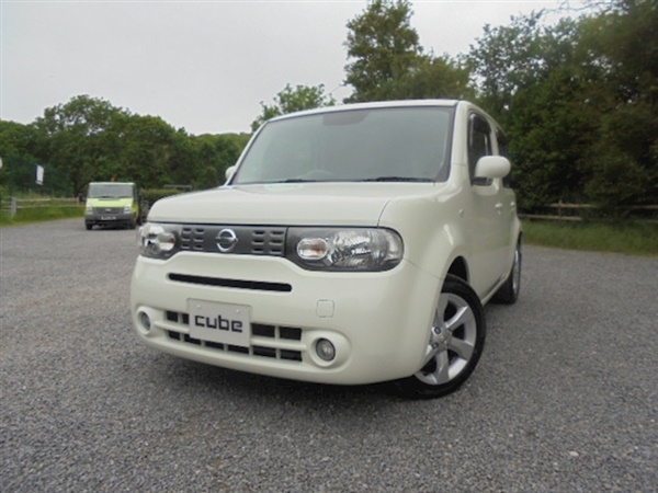Nissan Cube Cube Kenso Lounge Edition dr Estate