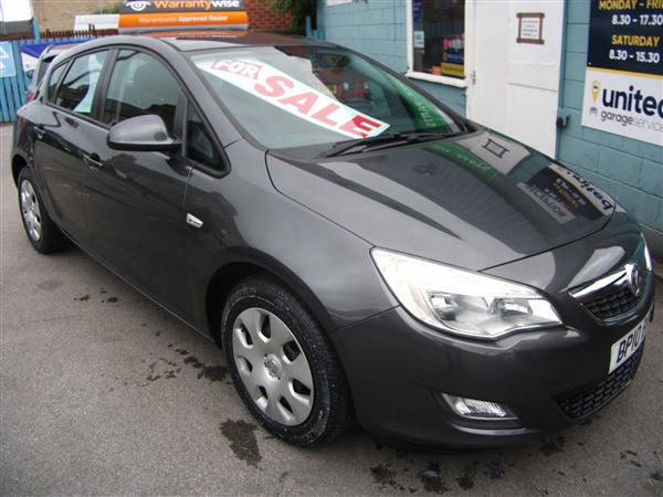 Vauxhall Astra 1.6i 16V Exclusiv 5dr 8 SERVICE STAMPS CRUISE