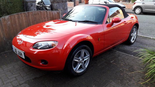 MAZDA MX5 RED LOW MILEAGE