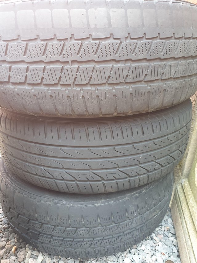 Set of BMW run flat tyres/wheels