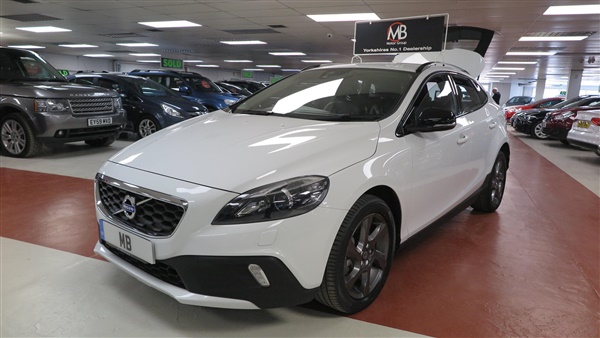 Volvo V40 D] Cross Country Lux 5dr Geartronic Auto