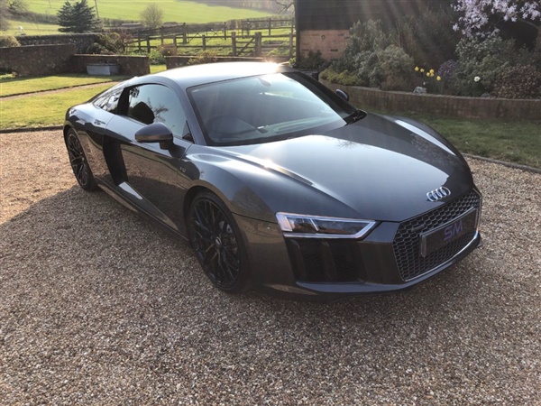 Audi R8 5.2 FSI V10 Quattro 2dr S Tronic Auto