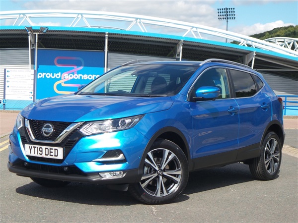 Nissan Qashqai 1.3 DIG-T N-CONNECTA 5DR INC GLASS ROOF PACK