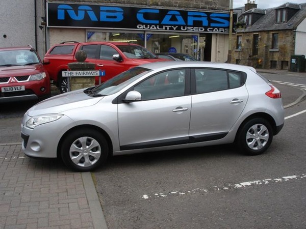 Renault Megane 1.6 EXPRESSION VVT 5d 110 BHP