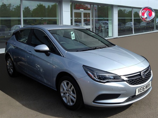 Vauxhall Astra DESIGN WITH TOUCHSCREEN
