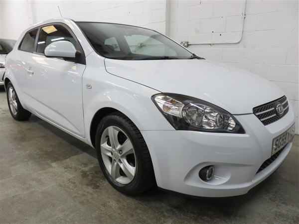 Kia Pro Ceed 1.4 ZR-7 3dr FULL SERVICE HISTORY 6 MONTHS GOLD