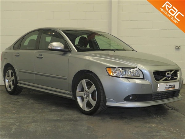 Volvo S40 D] R DESIGN 4dr