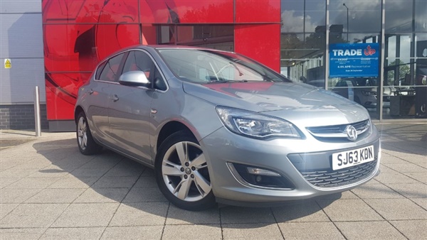 Vauxhall Astra 1.4i 16V SRi 5dr Hatchback