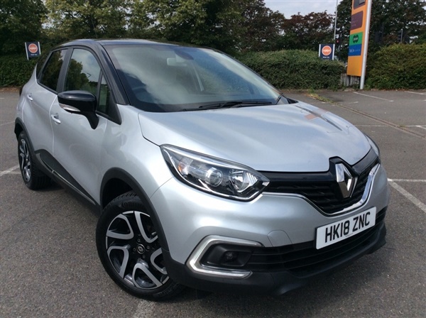 Renault Captur 0.9 TCe Iconic SUV 5dr Petrol (s/s) (90 ps)