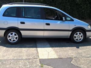 Opel Zafira in Worthing | Friday-Ad