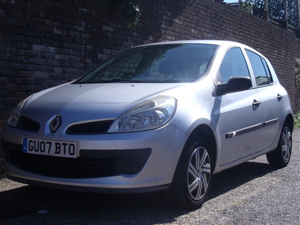 Renault Clio Expression dCi 5dr