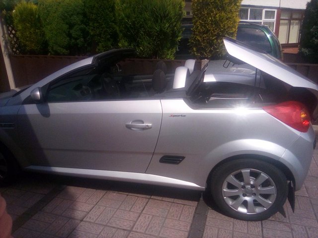 Vauxhall 1.4 petrol  Tigra TwinTop Coupe for sale.Silver