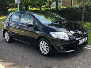 Toyota Auris  in London | Friday-Ad