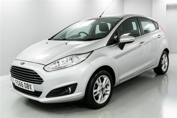 Ford Fiesta 1.6 Zetec Powershift 5dr Auto