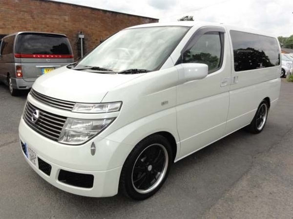 Nissan Elgrand V EDITION WITH TOW BAR Auto