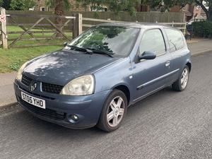  Renault Clio v Extreme in Stamford | Friday-Ad