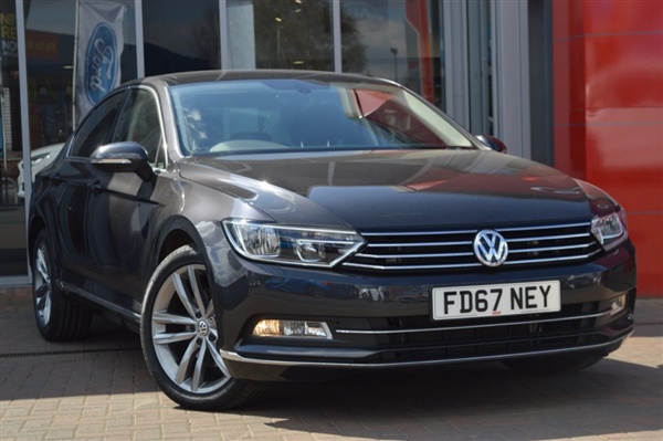 Volkswagen Passat 2.0 TDI GT 4dr DSG [Panoramic Roof]