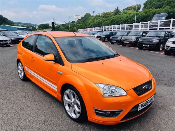 Ford Focus 2.5 ST-2 3d 225 BHP