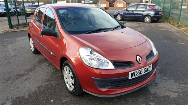 Renault Clio EXPRESSION -FULL MOT - 11x SERVICE STAMPS - ANY